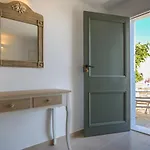 Antoninis Village 아파트